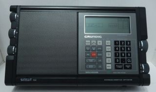 Grundig Satellite 700 Portable Shortwave Receiver