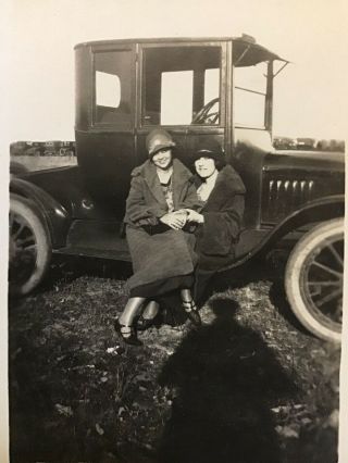 1920s Snapshot Flapper Lesbian Girls Posing On Ford Embrace Gay Interest