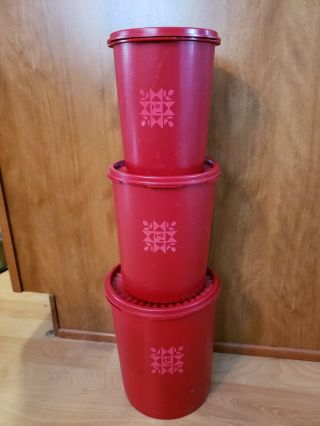 Vtg TUPPERWARE Red 6 - Pc Servelier CANISTER SET 3 Containers,  3 Lids Quilt Pattern 3