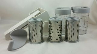 F Pampered Chef Deluxe Cheese Grater & 2 Grate Containers & 3 Grate Blades
