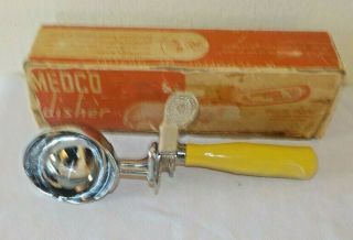 Vintage Medco Deluxe Model Ice Cream Scoop & Measure Scoop Box Bakelite Handle