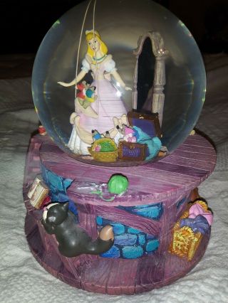 Disney Cinderella Musical Snow Globe.  Plays " A Dream Is A Wish Your Heart Makes.