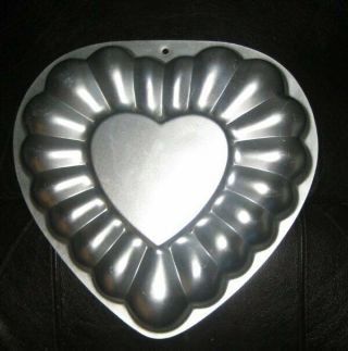 1993 Wilton Embossed Valentine Heart Shape Metal Cake Pan