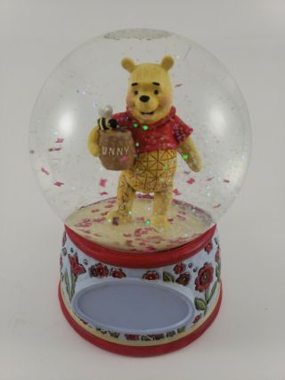 Things Remembered Exclusive Disney Showcase " Silly Old Bear " Snow Globe