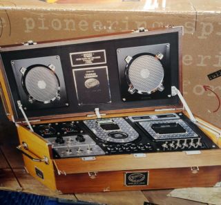 Charles Lindbergh Spirit Of St.  Louis Field Stereo Boombox 2