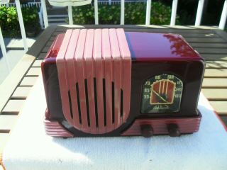 Addison Catalin Radio Model R5a1 Made In Canada Wine Color / Rasberry Cabinet