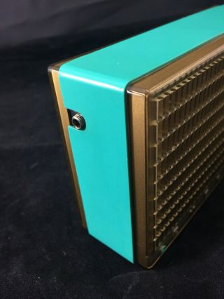 This Radio Is Perfect.  Emerson 555 V Transistor Radio From The 50S Sounds Great 3