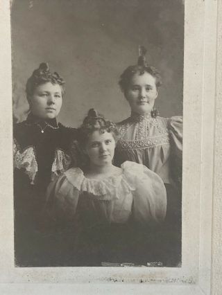 Late 1800s Cabinet Card Photo On Board 3 Sisters Small Size Carl Thiel Duluth Mn