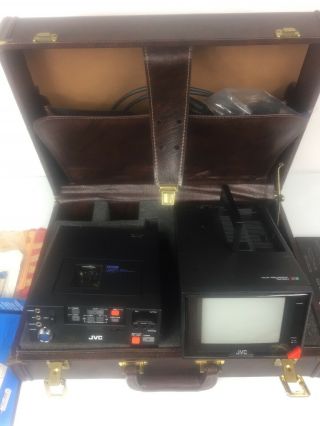 Jvc Compact Vhs - C Hr - C3u W/ Ac - P3u Power Pack/ Monitor And Suitecase Ok