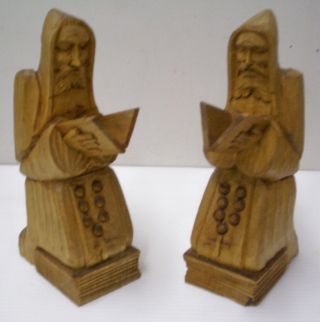 VINTAGE WOOD HAND CARVED MONKS HOLDING BOOKS BOOKENDS 2