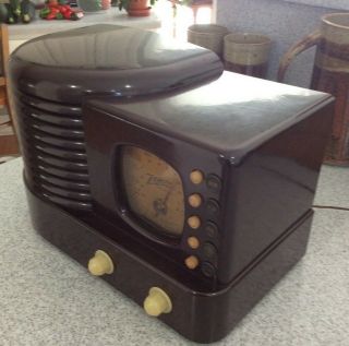 (1) 1938 Zenith Cabinet Pancake 5 - R - 312 Am Radio