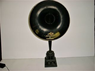 Magnavox R - 3 Horn Speaker,  14 " Bell.