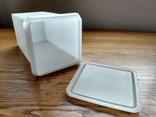 Vintage Tupperware 1314 - 6 USA Cracker Keeper Container With Lid 2