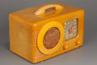 Motorola 50XC ' Circle Grille ' Catalin Bakelite Radio in Marbleized Yellow 2