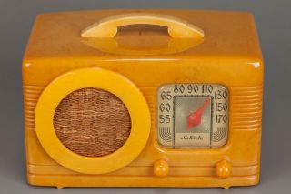 Motorola 50XC ' Circle Grille ' Catalin Bakelite Radio in Marbleized Yellow 3
