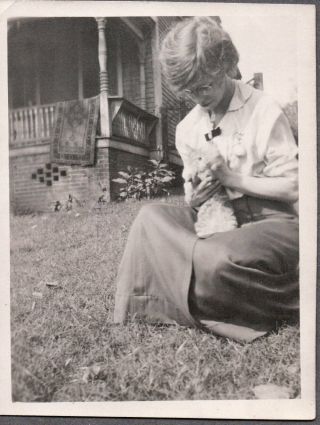 Vintage Photograph 1920s Woman/girl Watch Fluffy Cute Tabby Cat Kitten Old Photo