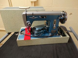 Vintage Montgomery Ward Sewing Machine Deluxe Zig Zag Model 788 W/ Case