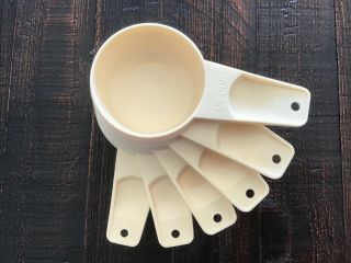Vintage Tupperware Set Of 6 Beige Nesting Measuring Cups