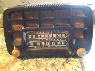 Vintage General Electric Tube Radio Table Model 220 Bakelite - AM & Shortwave 2