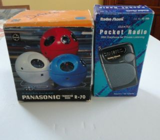 2 Vtg Radio Shack Am Fm Pocket Radio 12 - 789 Panasonic Pet R - 70 Blue Box