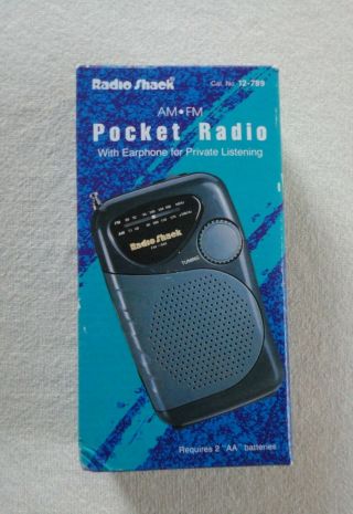 2 Vtg Radio Shack AM FM Pocket Radio 12 - 789 Panasonic Pet R - 70 Blue Box 2