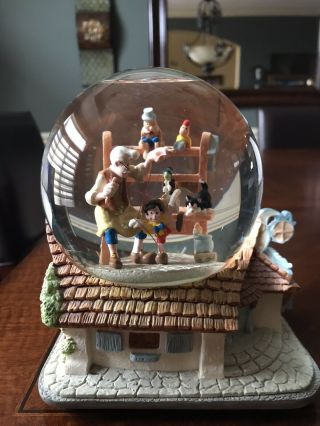 Disney Pinocchio Snow Globe And Music Box " When You Wish Upon A Star "
