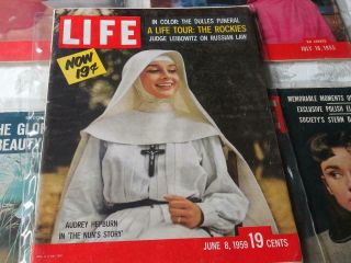 5 Vintage All Audrey Hepburn LIFE magazines 1955 - 1962 VG, 2