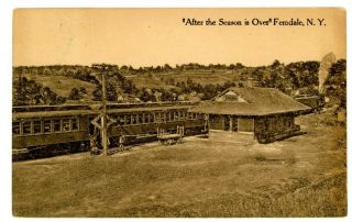 Ferndale Ny - O&w Railroad Station - Season Is Over - Postcard Sullivan County