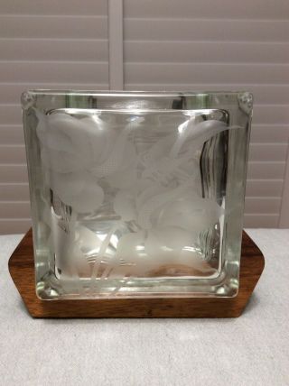 Vintage Frank Oda Etched Glass Hawaii Glass Block Anthurium Vase On Koa Stand 2