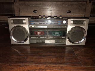 Vintage Montgomery Ward Am Fm Radio Cassette Recorder Tape Boombox Jsa 39505