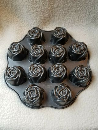 Nordic Ware Sweetheart Roses Cake Pan Mini Bundt Muffin 12 Cupcake Pan