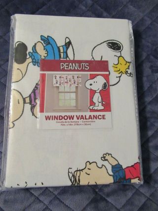 Peanuts Gang & Snoopy Window Valance - 70 " X 14 " - In Package