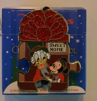 Disney ' s Christmas Carol Character Connection Trading Pin - Scrooge & Tiny Tim 2