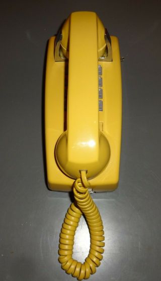 Vintage Western Electric At&t 2554bmpg Yellow Pushbutton Wall Mount Telephone