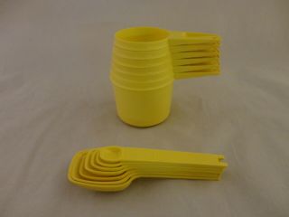 Vintage Yellow Tupperware 6 Measuring Cups & 7 Measuring Spoons Vguc