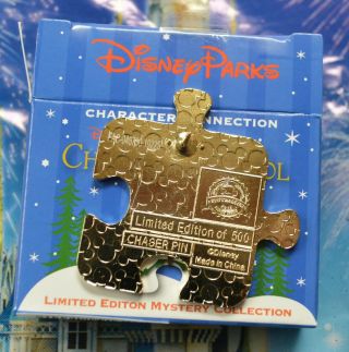 Disney ' s Christmas Carol Character Connection Chaser Trading Pin - Tiny Tim/Minnie 3