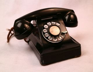 Western Electric We 302 Rotary Dial Desk Phone 1945 Telephone F1 Black Vintage