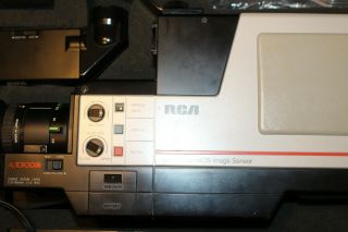 Vintage 80’s RCA CMR300 Auto Focus VHS Video Camcorder RCA Access And Hard Case 3