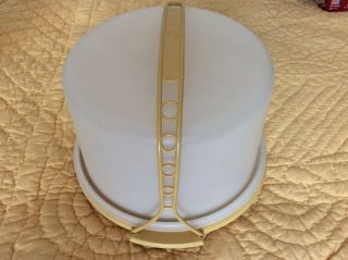 Vintage Large Tupperware 9 " Harvest Gold Cake Pie Taker Carrier Keeper & Handle