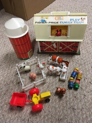 Complete Vintage Fisher Price Barn Farm 915 Wooden People
