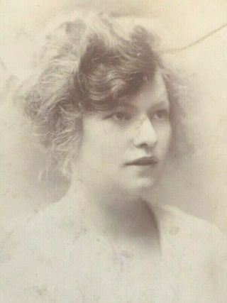 Early Portrait Photo Woman 1918 Ww1 Wwi On Card