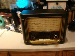 Grundig Classic International 960 - Am / Fm / Short Wave Aux Table Radio