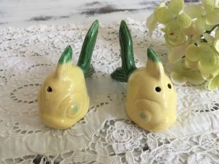 Vintage Yellow Fish Novelty Salt and Pepper Shakers Big Eyes Figural 40s 50s 2