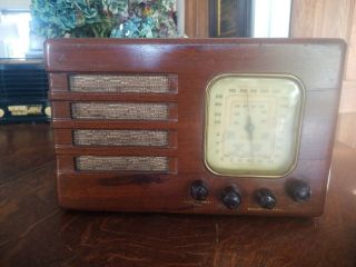 Vintage Westinghouse Model Wr - 224 Table Top Tube Radio