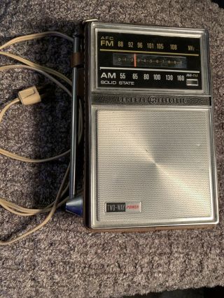 Vintage Ge P977e Portable Solid State Am/fm Transistor Radio