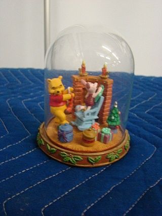 Christmas Disney Winnie The Pooh And Piglet Figure With Glass Dome
