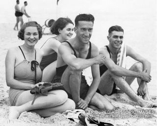1930 Vintage 8x10 Photo Busty Girl & Friends In Bathing Suits At The Beach 2