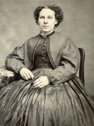 Civil War Cdv Seated Young Lady By Newton Of Nicholson Pennsylvania