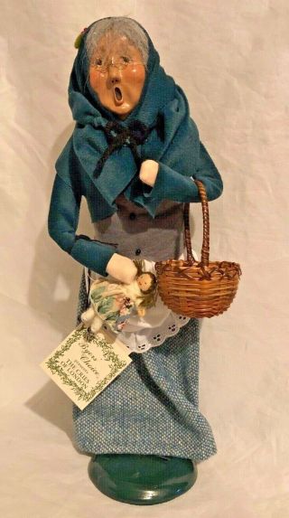 Byers Choice Carolers Cries Of London Granny Old Woman Lady Basket Doll1995