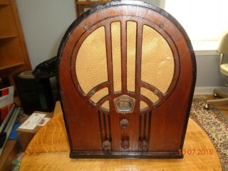 Philco 60 Cathedral Model 60 B (looks Great)